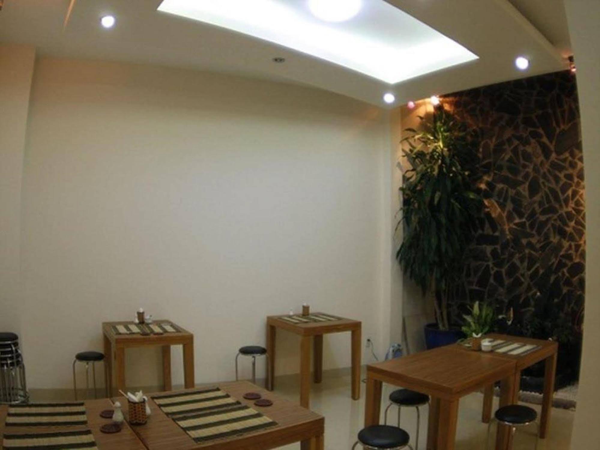 Giang Son 2 Hotel Хошимин Экстерьер фото