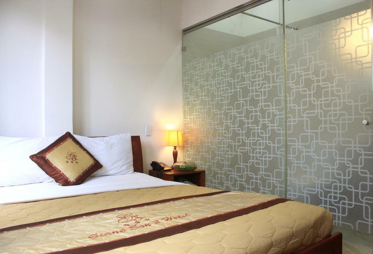 Giang Son 2 Hotel Хошимин Экстерьер фото